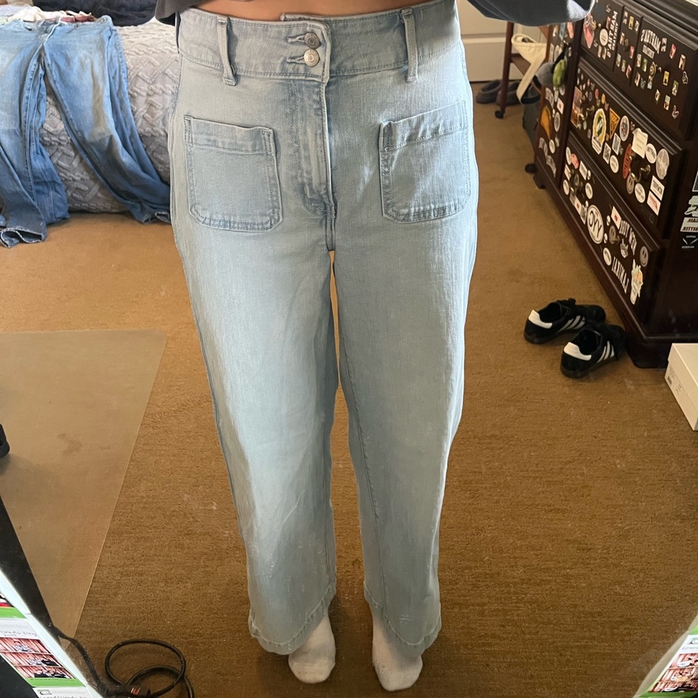 Light wash old navy jeans